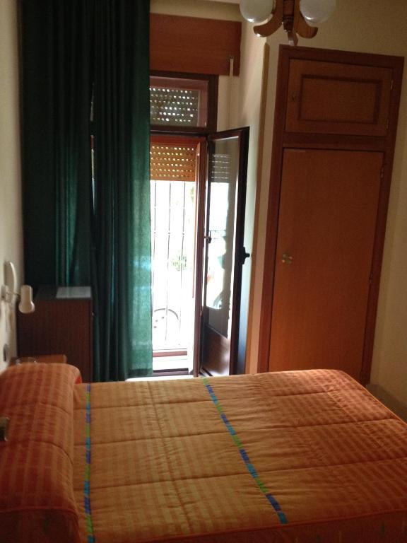Hostal Cervantes バルデモロ 部屋 写真